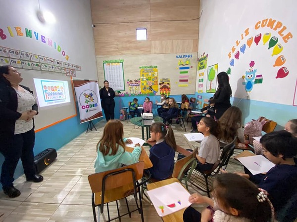 Realizan charla sobre acoso escolar en escuela de Hernandarias - Noticde.com