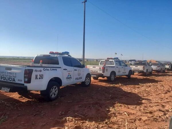 Trasladan a miembros de la comunidad Ka’a Poty - ABC en el Este - ABC Color
