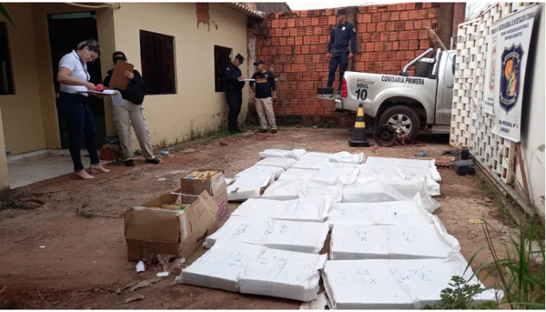 Polis encuentran 438 kilos de marihuana en una casa abandona