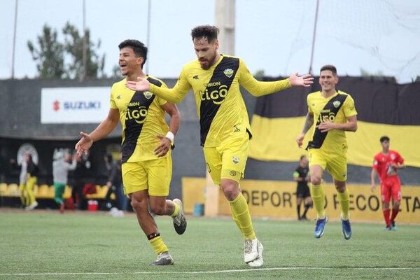 Vuelo elevado del “Canario” en la Primera B - Fútbol - ABC Color