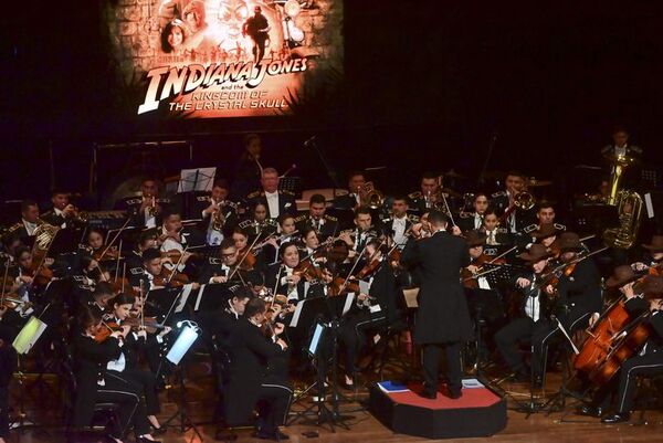 Orquesta y Banda de la Policía ofrecerán hoy otra “Noche de película” - Música - ABC Color
