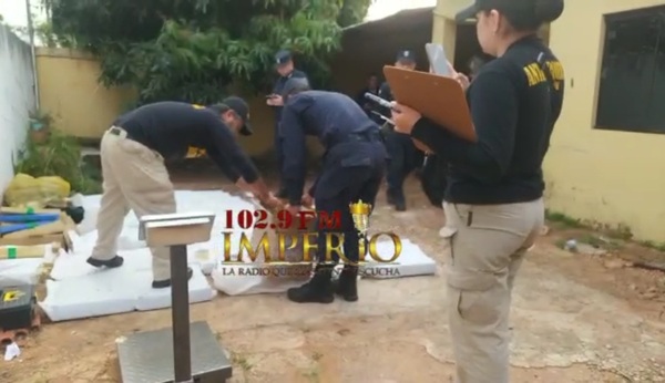 Policía Nacional incautó 478 kilos de marihuana en allanamiento de vivienda - Radio Imperio