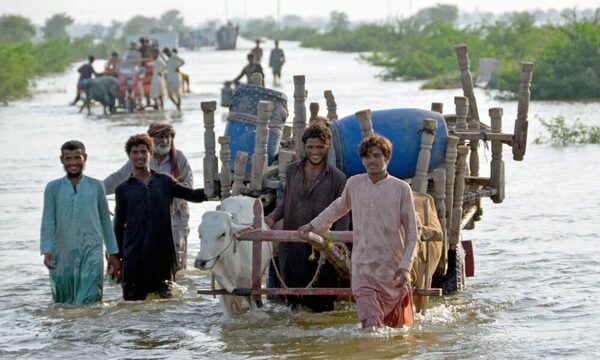 Pakistán bajo agua: lluvias dejan más de 1.000 muertos