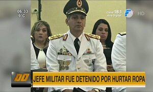 Jefe militar fue detenido por intentar hurtar prendas deportivas | Telefuturo