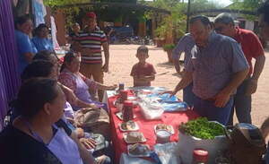 Miembros de comités del programa Tekoporã expusieron sus productos hortigranjeros - Noticiero Paraguay