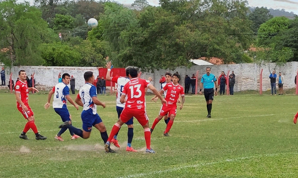 Valioso punto rescatado por el 12 de Junio en su visita a Carapeguá - OviedoPress