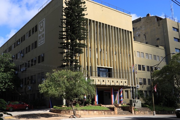 Relevarán y pasarán a retiro a militar supuestamente implicado en hurto de prendas deportivas | OnLivePy