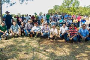 Cambyretá: Municipio adquiere predio y cede a favor de productores de Colonia Paraná