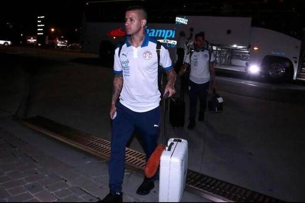 Crónica / Paraguay ya está en suelo "yanqui" para trancar ante México