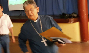 Según analista, Monseñor Gavilán es un empresario que incita a las invasiones - OviedoPress