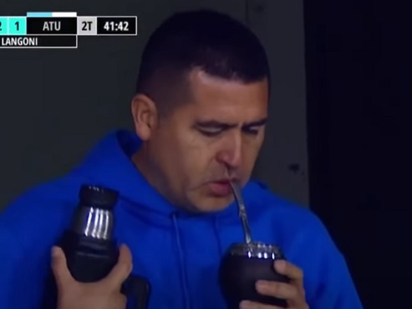 Viral: La Bombonera estalla y Román toma mate - La Prensa Futbolera