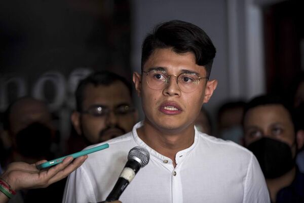 Estudiante preso que encaró al presidente de Nicaragua, en estado de salud delicado - Mundo - ABC Color