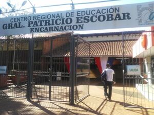 Centro Regional de Educación de Encarnación: Alumna denuncia acoso sexual de un padre - Nacionales - ABC Color