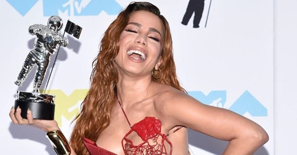 Anitta hace historia en los MTV 2022 y lo celebra de la mejor manera