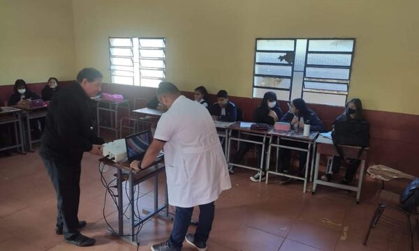 Brindan charlas para prevenir bullying en escolares