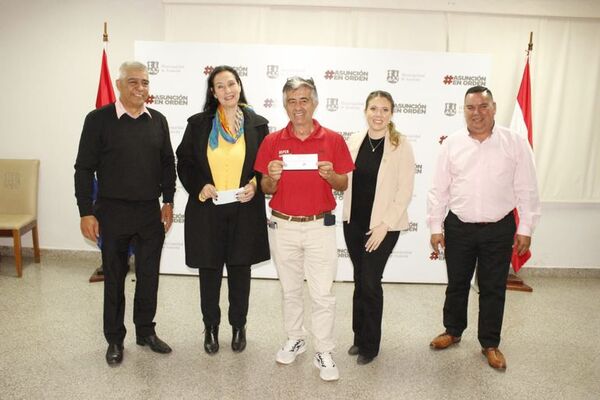 Se entregaron G. 262 millones a comisiones vecinales de Asunción - Nacionales - ABC Color