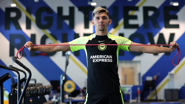 Julio Enciso sería convocado por primera vez a un partido de la Premier League