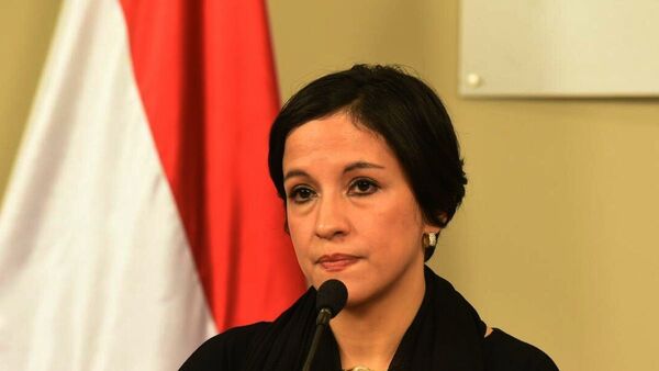 Lea Giménez dice que Sole Núñez debe "sentarse en regazo de Efraín"