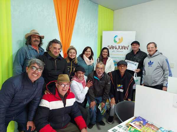 HABILITAN ESPACIO DE LECTURA EN LA PLAYA DE SAN JUAN DEL PARANÁ