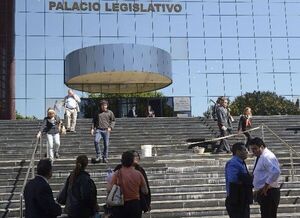 Indagan presunta pelea entre funcionarios de Diputados por cargo público - Política - ABC Color