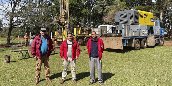 INICIAN LA EXCAVACIÓN DE POZO ARTESIANO EN B° RESIDENCIAL DE CARLOS A. LÓPEZ