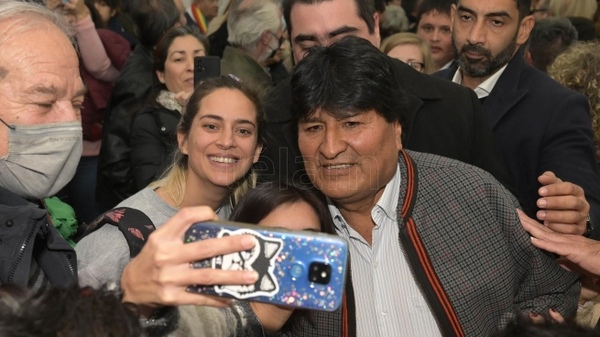 Evo Morales denunció que le robaron el celular y causó revuelo