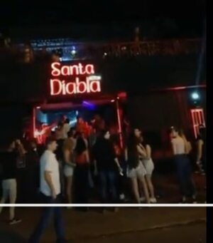 Sexo, drogas y descontrol en Fernando de la Mora: vecinos denuncian inacción de autoridades - Nacionales - ABC Color