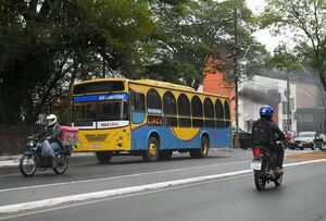 Transportistas dicen que no buscan más subsidios, pero  no alzan gente con discapacidad - Economía - ABC Color