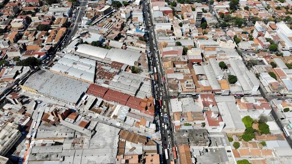 Con uso de dron buscan depósitos no declarados en zona de Mercado 4