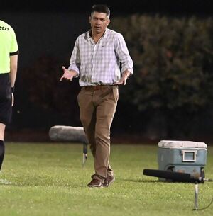 Gustavo Florentín, con una resistente “piolita” - Fútbol - ABC Color