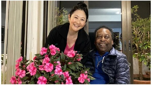 Pelé desmiente rumores sobre su estado de salud y dice que está muy bien