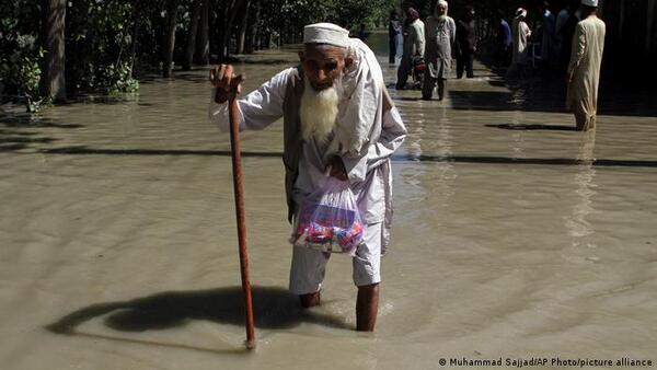 Un tercio de Pakistán está bajo el agua, con más de 1.130 muertos