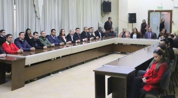 Certifican a nuevos especialistas en proyectos de agua y saneamiento