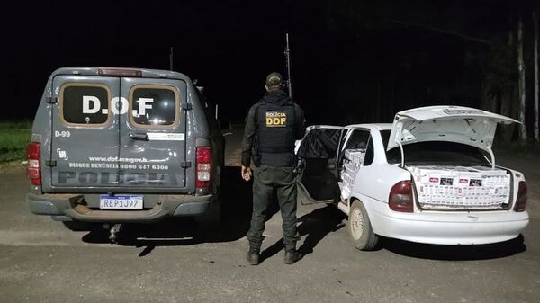 Incautan en Ponta Porã un automóvil repleto de cigarrillos ingresados de contrabando - Nacionales - ABC Color