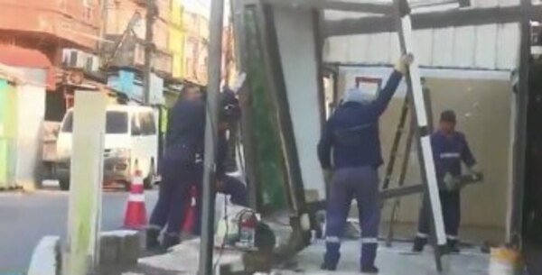 Calle Silvio Pettirossi se va liberando de las casillas en el Mercado 4 - Nacionales - ABC Color