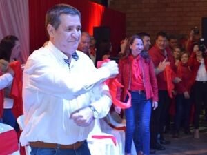 Horacio Cartes debe declarar por escrito a la CBI Antilavado, según “Bachi” Núñez  - Política - ABC Color