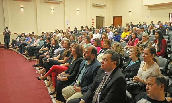Insisten en ley de libro y seguro social para artistas - OviedoPress