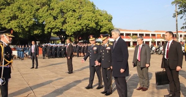 Madatario participó de ceremonia que conmemora el día del Agente de Policía