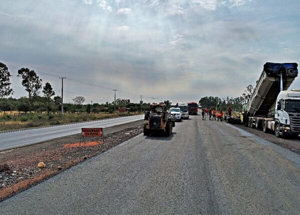 Obra Falcón – Remanso: primeros 3,5 km de calzada duplicada ya cuentan con base de concreto asfáltico