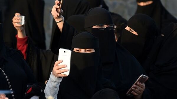 Diario HOY | Por publicación en redes sociales, una mujer irá 45 años a prisión en Arabia Saudita