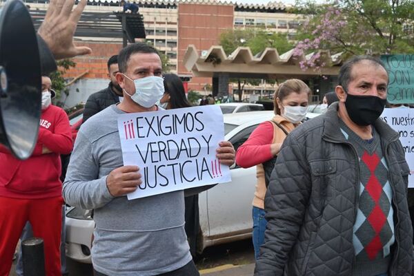 IPS: Asegurados sufren desidia y directivos solicitan vehículos - Nacionales - ABC Color