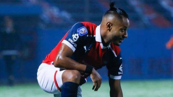 Crónica / [VIDEO] ¡A lo Dragon Ball Z! Cerristas ya piden por la vuelta de Mateus