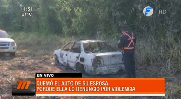 Hombre quemó vehículo de su esposa tras denuncia por violencia, según reporte