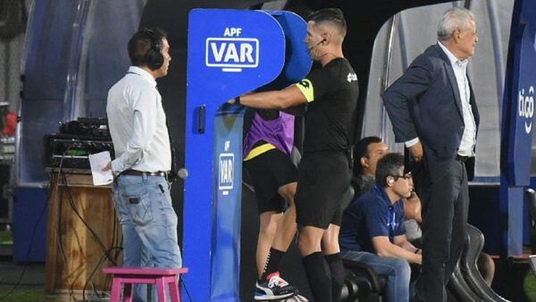 Pablo Zeballos: "El arbitraje es malo para todos"