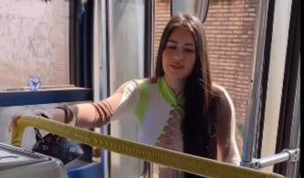 Crónica / [VIDEO] Como en los viejos tiempos, Laurys Diva se subió a la Línea 18