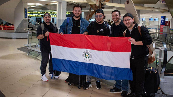 Crónica / Los "Tierra Adentro" volaron esta tarde rumbo a Europa