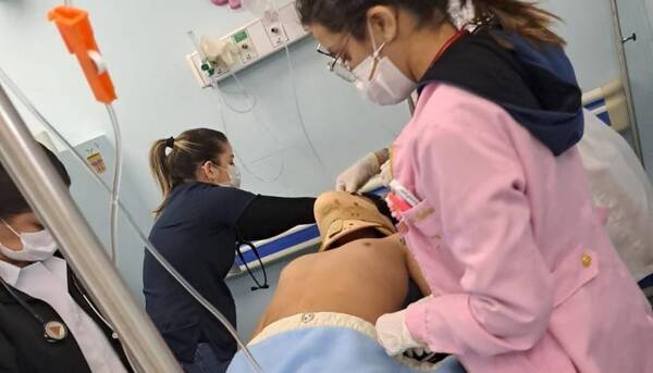 Crónica / Uno de los chicos que iba en el transporte escolar que chocó estaría grave