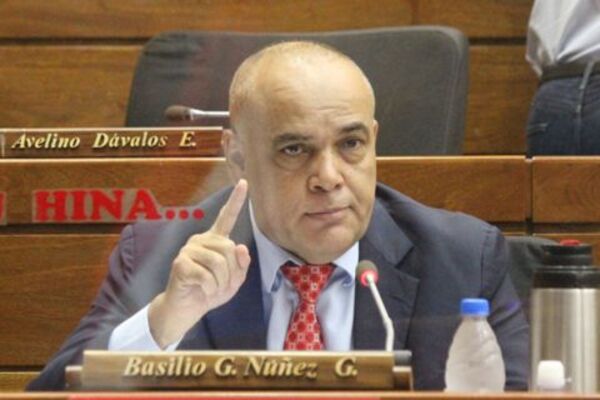 Bachi Núñez considera que comisión sobre lavado de dinero es selectiva - ADN Digital