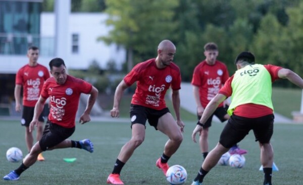 La Albirroja se movilizó de cara al partido de mañana con México