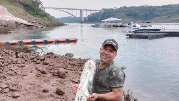 Pescó surubí de 33 kg y casi 2 metros de largo